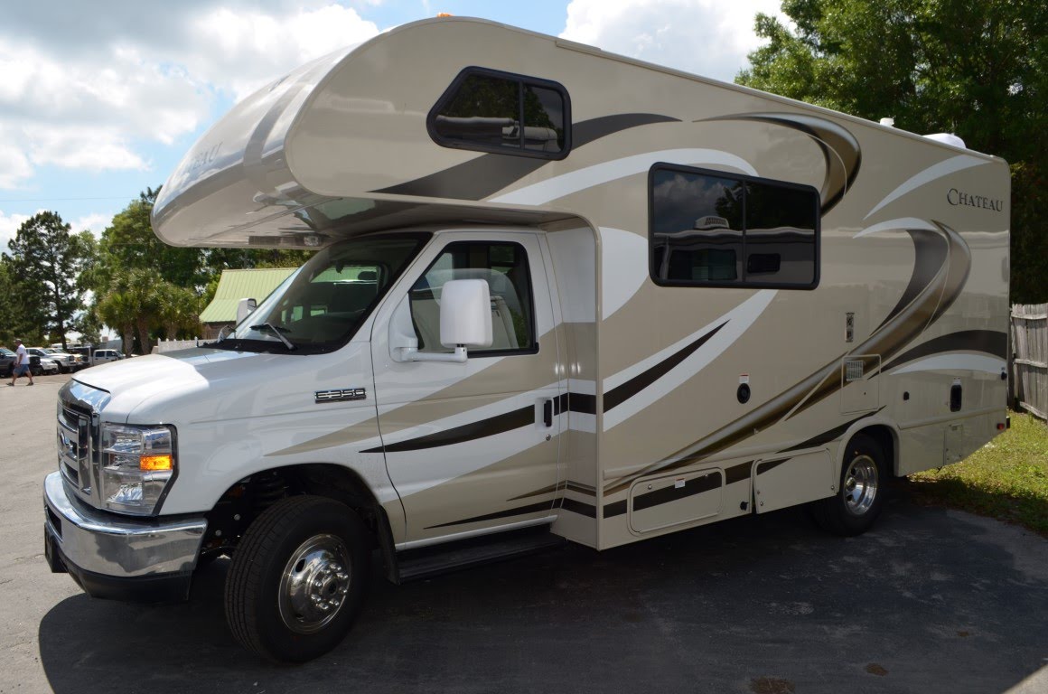 25ft Thor Chateau w/1 slide out G - California Motor Home Rentals